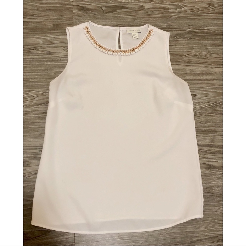 White top with studded neckline Small